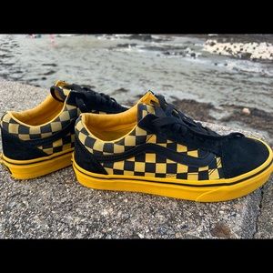 Vans OldSkool Checked skate sneaker Women’s 7